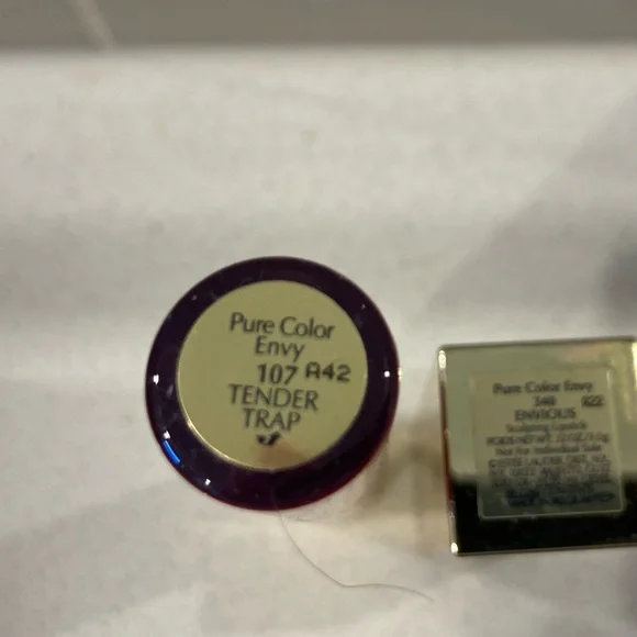 Estée Lauder Red Lipstick and Gloss - Picture 3 of 5